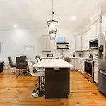 Stunning Modern And Fully-upgraded 5 Bedroom W Pool * New Orleans