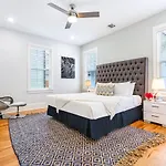 Stunning Modern And Fully-upgraded 5 Bedroom W Pool Apartment New Orleans