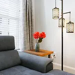 Stunning Modern And Fully-upgraded 5 Bedroom W Pool Apartment New Orleans