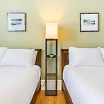 French Quarter Condo Walking Distance To Hot Spots