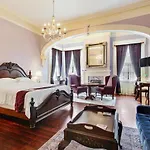 Marigny Manor House Bed & Breakfast 3*