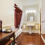 Marigny Manor House Bed & Breakfast
