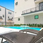 4 Bedroom New Orleans Retreat Close To City Hot Spots