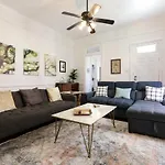 Uptown Spacious 4Bd/3Ba With Historic Charm