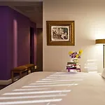 Express - Arts District By Ihg Hotel 3*