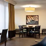 Hotel Embassy By Hilton Convention Center 3*
