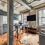 Mint House - Riverside 3*