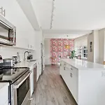 Modern Condo Walking Distance To Must-See Attractions Of Nola