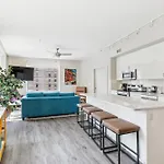 Modern Walking Distance To Must-see Attractions Of Nola Apartment