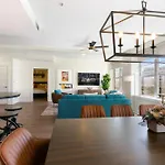 French Quarter Oasis: Spacious 4-Bedroom Condo