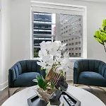 Chic 4Br Condo In California Building