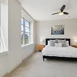 Modern Walking Distance To Must-see Attractions Of Nola Apartment