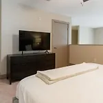 Landing Modern Apartment With Amazing Amenities