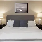 Landing Modern Apartment With Amazing Amenities
