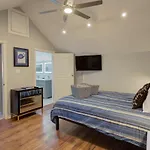 Charming Conti Nest With Large Courtyard Holiday home New Orleans
