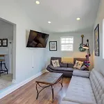 Charming Conti Nest With Large Courtyard *