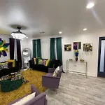 Mardigras Modern 4Bedrm Home Wi-Fi Free Parking