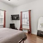 Fabulous Classy And Comfy 3Bd 2Ba Home And Parking