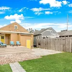 5Bed Streetcar Retreat W Outdoor Entertaining