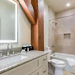 The Pontchartrain Apartment New Orleans