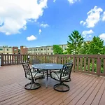 Carondelet Street Spacious Condos Close To French Quarter