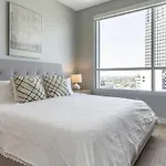 Landing Modern Apartment With Amazing Amenities