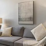 Landing Modern Apartment With Amazing Amenities