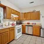7 Min To Cbd, 3 Nights Minimum, Parade Route,