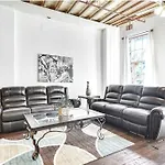Downtown New Orleans Exposed Wood Suite 2 Min Fq