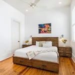 3br On Carondelet By Hosteeva Apartment New Orleans