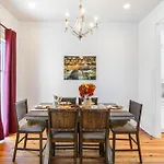 3br On Carondelet By Hosteeva New Orleans