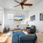 3br On Carondelet By Hosteeva Apartment