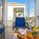 Apartment 3br On Carondelet By Hosteeva *