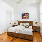 3br On Carondelet By Hosteeva Apartment New Orleans