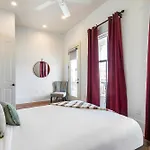 3br On Carondelet By Hosteeva New Orleans