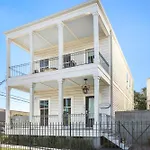 3Br Cottage On Carondelet By Hosteeva