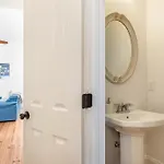 3br On Carondelet By Hosteeva Apartment