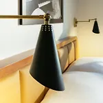 Dew Drop Inn Hotel & Lounge