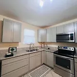 Simplicity Nola 2 Apartment