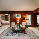 The Pontchartrain Hotel