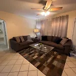 Simplicity Nola 2 Apartment