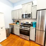 Apartment Governors - Steps To French Quarter *