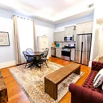 Apartment Governors - Steps To French Quarter *