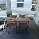 Mid City 2 Br- Beautiful, Renovated Arts & Crafts Flat