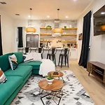 Holiday home Shimmering New Nola Tvs In Bedrooms & Parking New Orleans