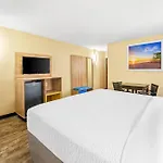Days By Wyndham Pontchartrain Hotel 3*