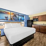Hotel Days By Wyndham Pontchartrain 3*