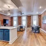 Chic Condo W Garage Parking Near French Quarter