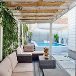 Luxury 5 Bedroom Villa With Private Rooftop