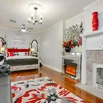 2 Mi To Audubon Park: Glam Nola Gem Holiday home